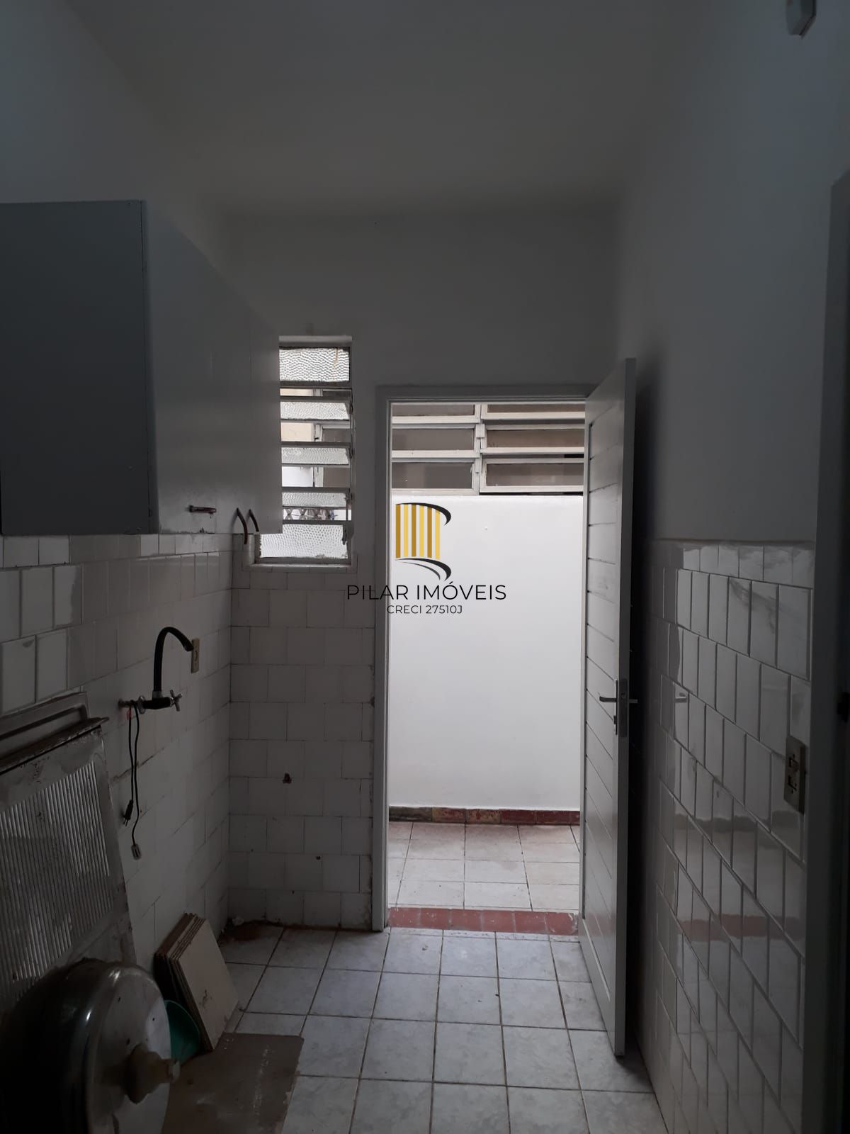 Kitnet desocupada no Menino Deus - Porto Alegre - Preço atrativo!