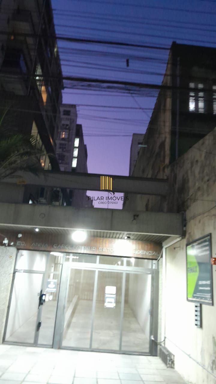 **Apartamento Semi-mobiliado,Sacada no Centro Histórico de Porto Alegre**