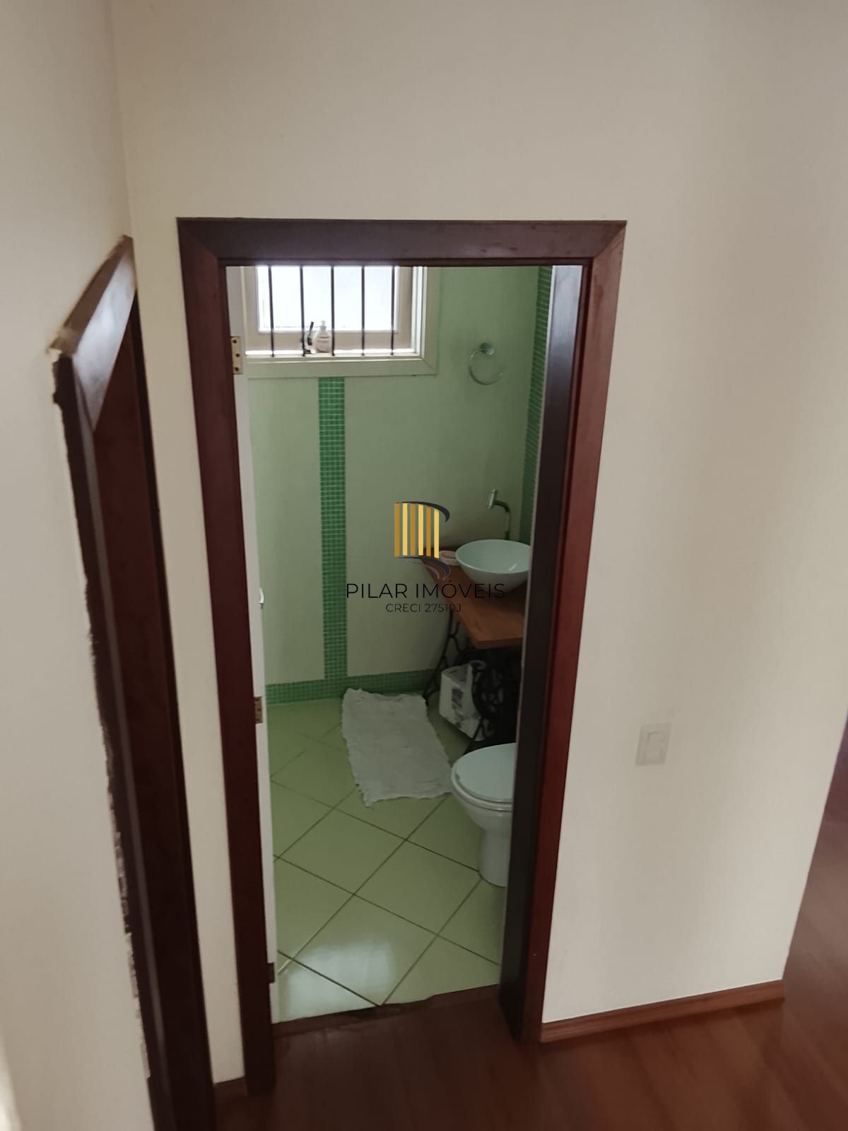 CASA / SOBRADO 5D e 10 vagas 3 Banheiros - Pátio enorme c/ Jacuzi e Pergolado - Living 3 ambientes - Sta Teresa