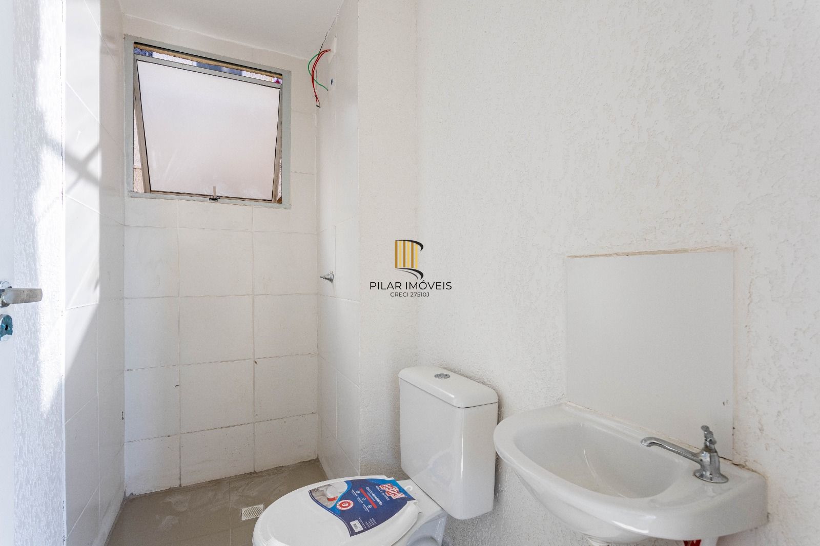 Excelente apartamento 2D, com vaga, Sarandi, preço convidativo!
