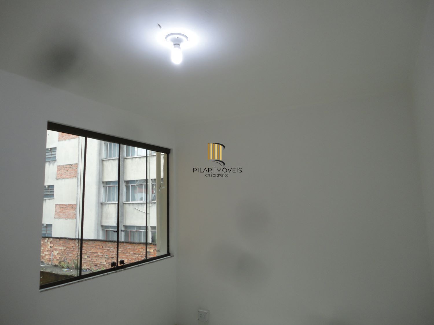 JK recém reformado, 2 piso, elevador, andradas esquina com Bento Martins, centro histórico