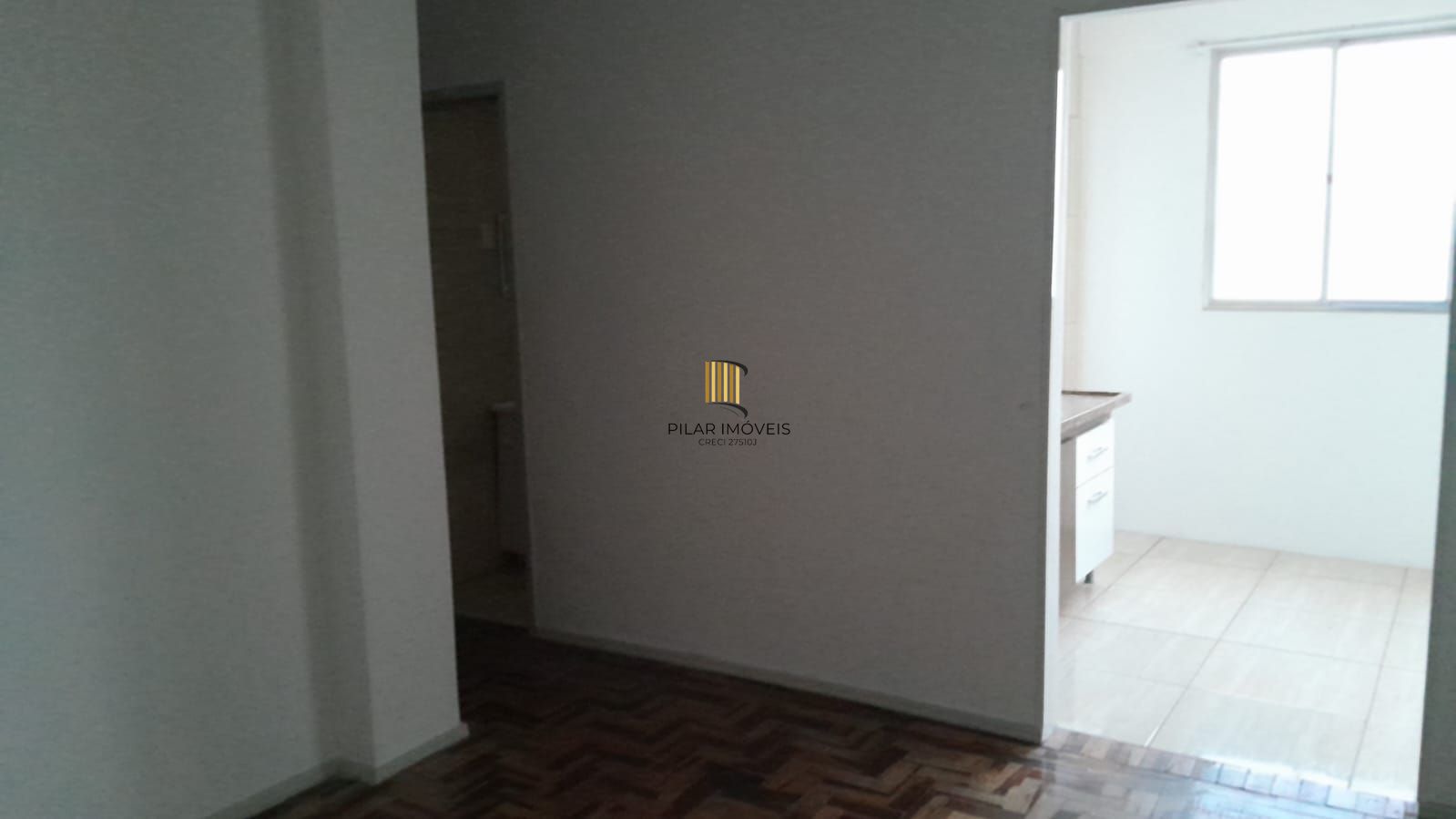 Excelente e amplo apartamento 2D desocupado na Cidade Baixa, Porto Alegre, Preço Atrativo.