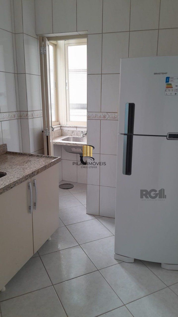 Compre 1 quarto,desocupado,próximo a Rua Lima e Silva e Supermercado Zaffari