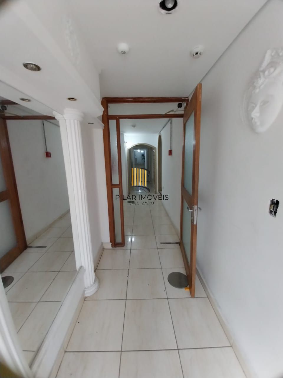 JK na Cidade Baixa, 2 piso, elevador, Preço atrativo.