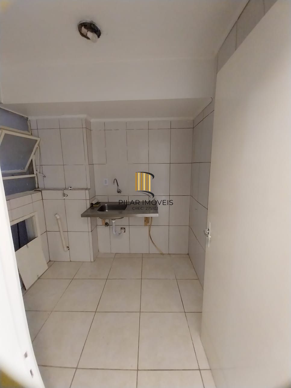 JK na Cidade Baixa, 2 piso, elevador, Preço atrativo.