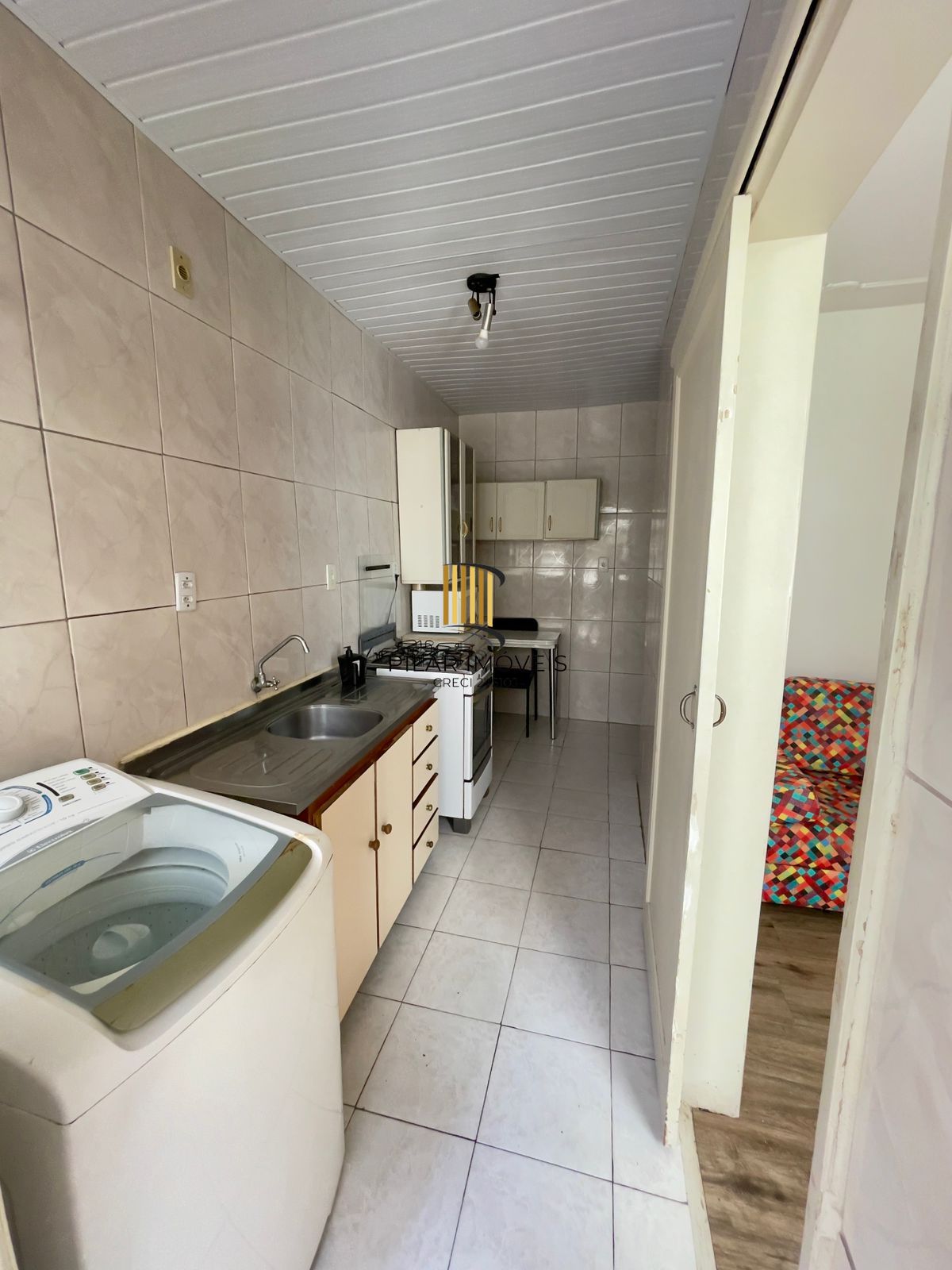 JKZÃO SALA QUARTO CONJUGADOS, COZINHA COM ÁREA DE SERVIÇO E BANHEIRO, C. BAIXA Porto Alegre