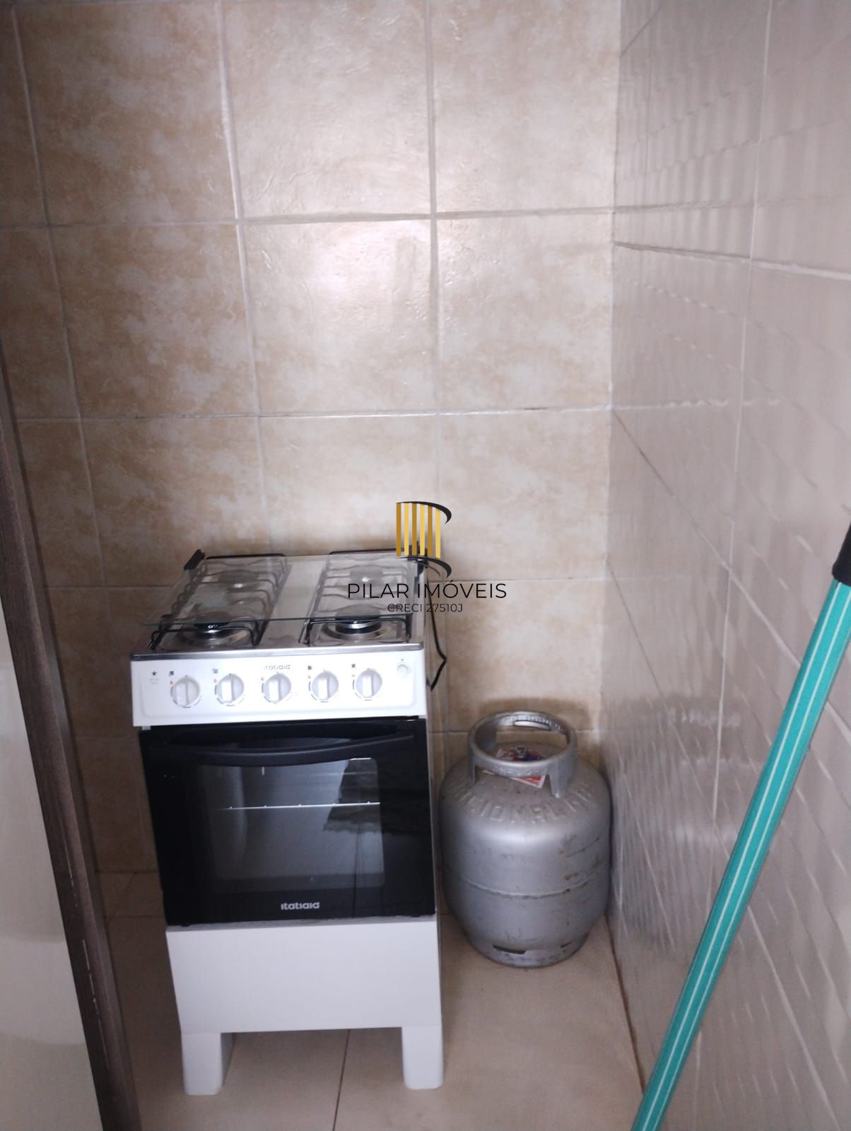 Compre 1 quarto, próximo Protásio Alves,com box rotativo