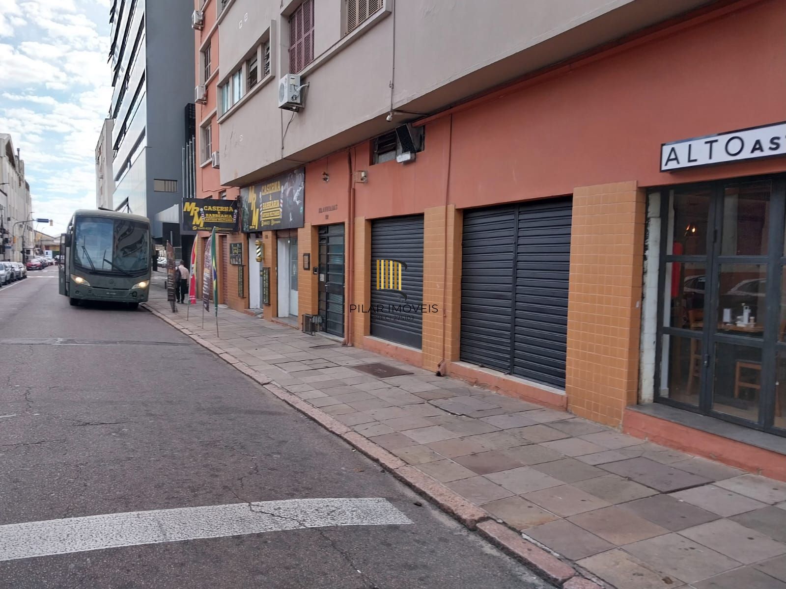 JK recém reformado, 2 piso, elevador, andradas esquina com Bento Martins, centro histórico