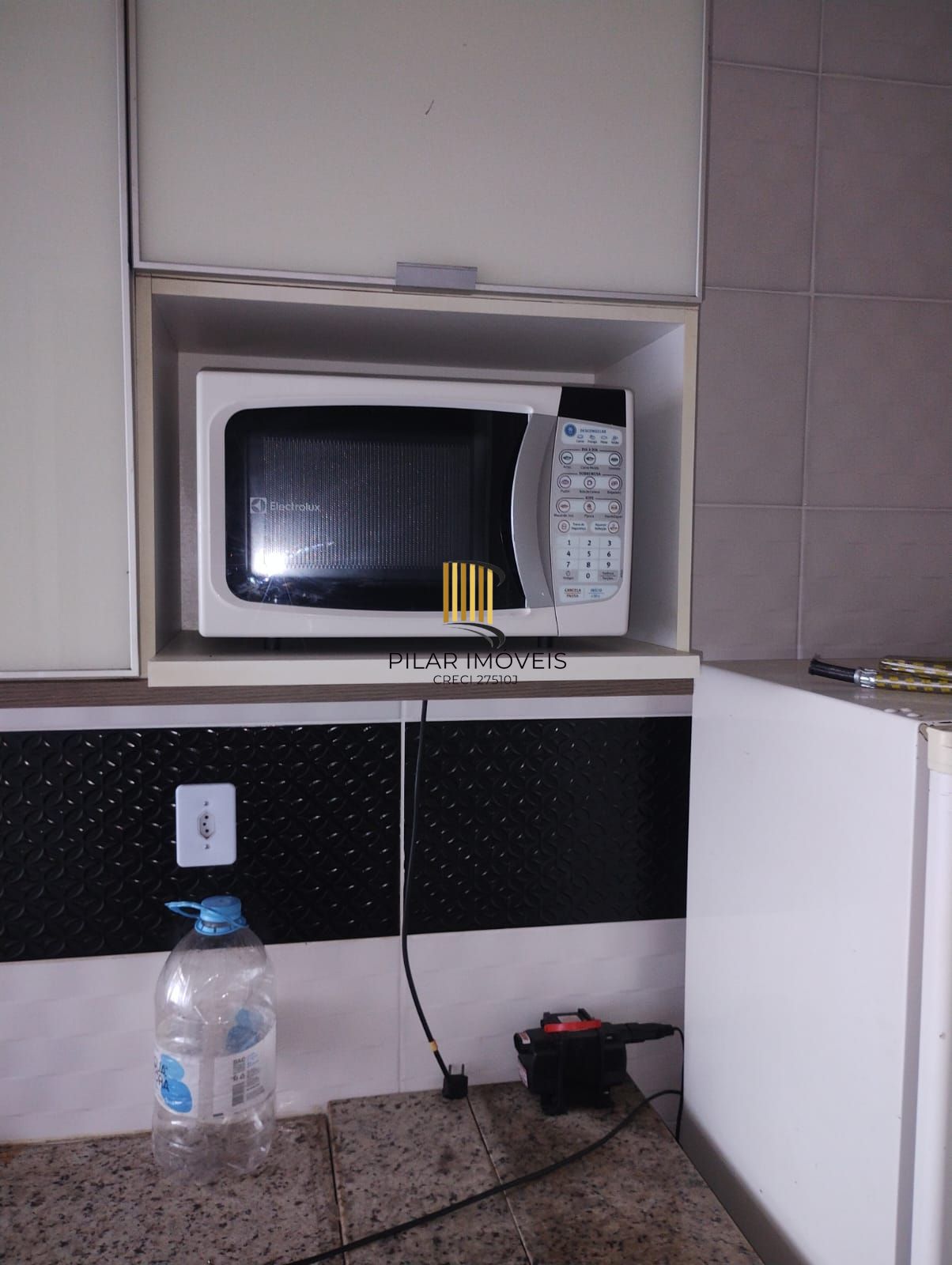 Compre 1 quarto, próximo Protásio Alves,com box rotativo