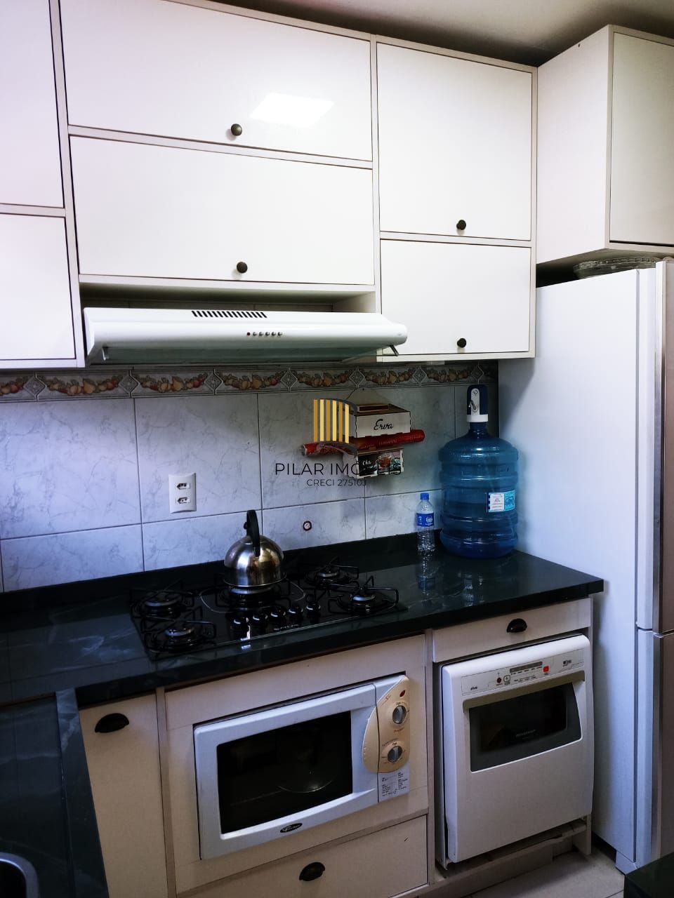 Apartamento com 2 Quartos,com box,no Bairro Humaitá