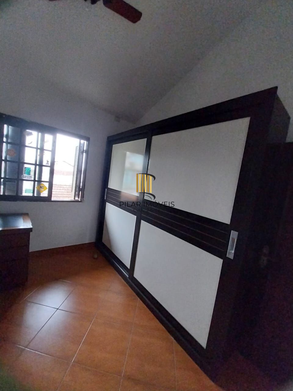 Casa ampla 5 D E 4 Banheiros, 2 vagas - Sta Tereza - Porto Alegre