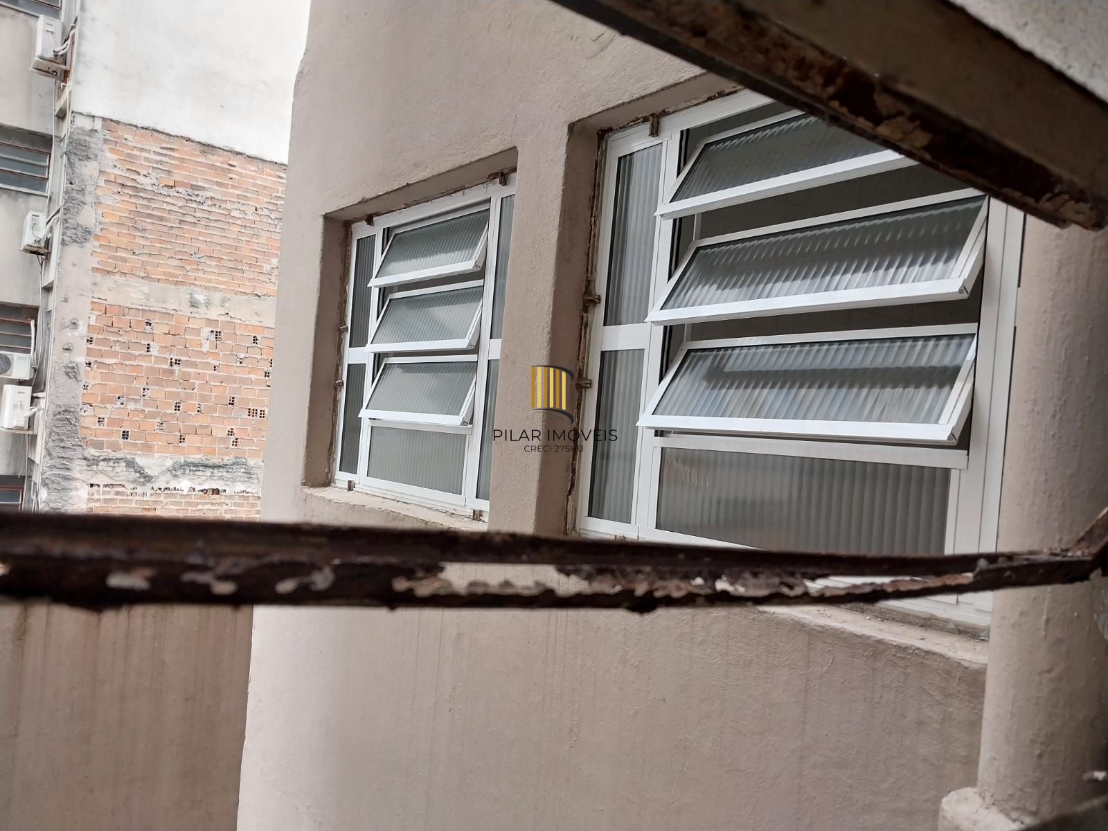 JK recém reformado, 2 piso, elevador, andradas esquina com Bento Martins, centro histórico