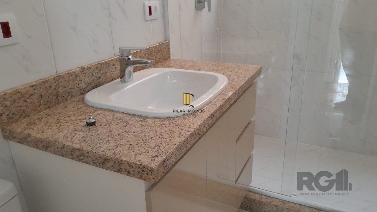 Apartamento 2 dormitórios no bairro Azenha