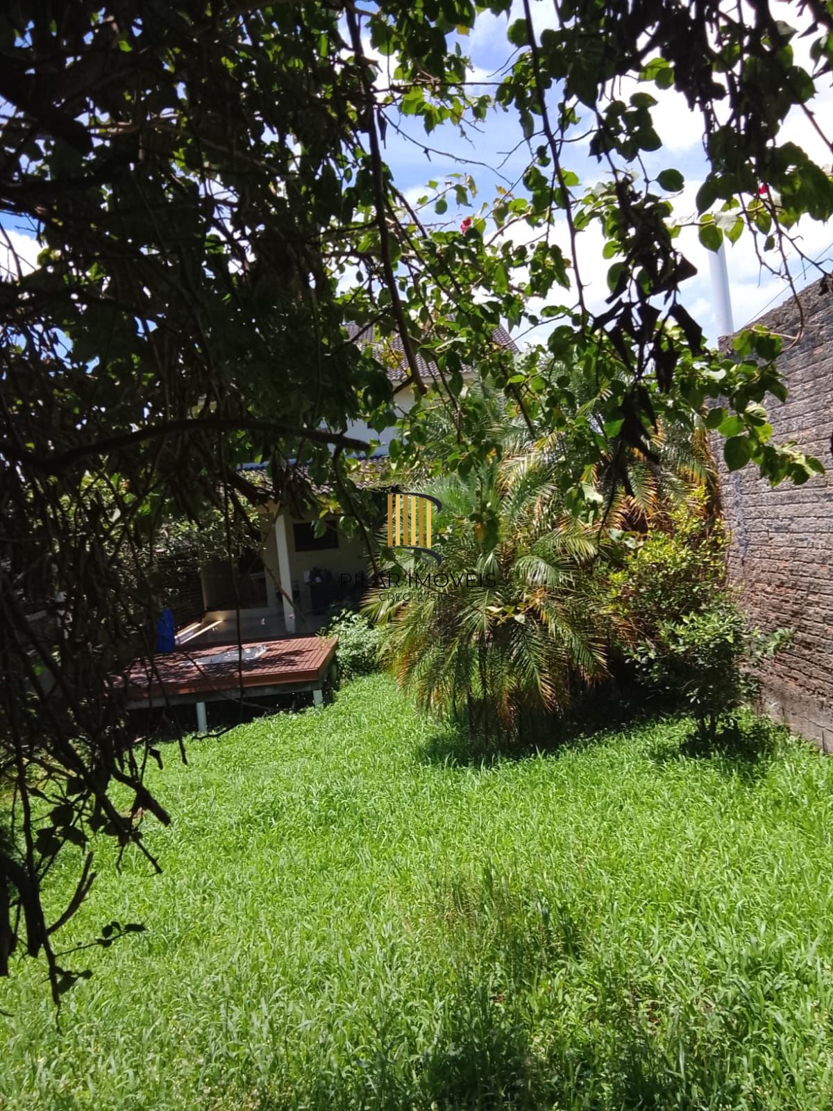 CASA / SOBRADO 5D e 10 vagas 3 Banheiros - Pátio enorme c/ Jacuzi e Pergolado - Living 3 ambientes - Sta Teresa