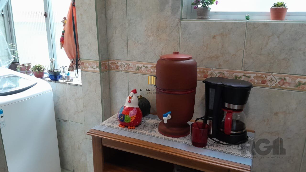 Apartamento todo reformado e mobiliado na Rua Taquary, com box rotativo
