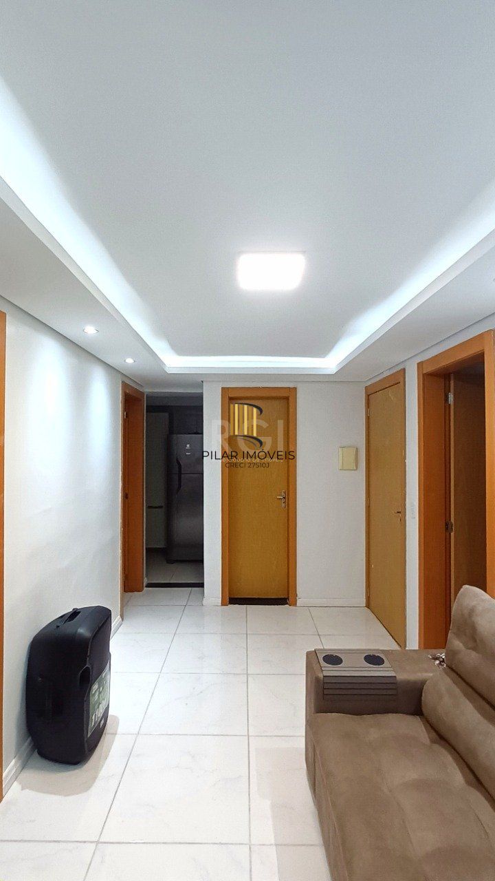 Apartamento com 3 dormitórios, com sacada, no bairro Santos Dumont em São Leopoldo. Condomínio com infra completa, incluindo piscinas adulto e infantil, segurança e portaria 24h.