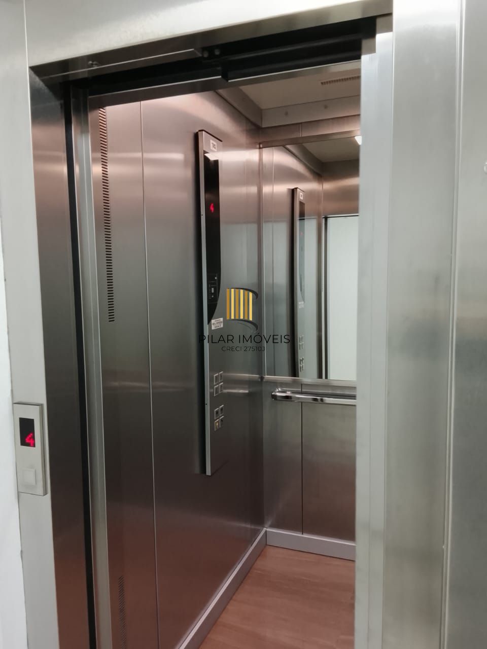 DUPLEX 1D NA CIDADE BAIXA MEZANINO COM CLOSET