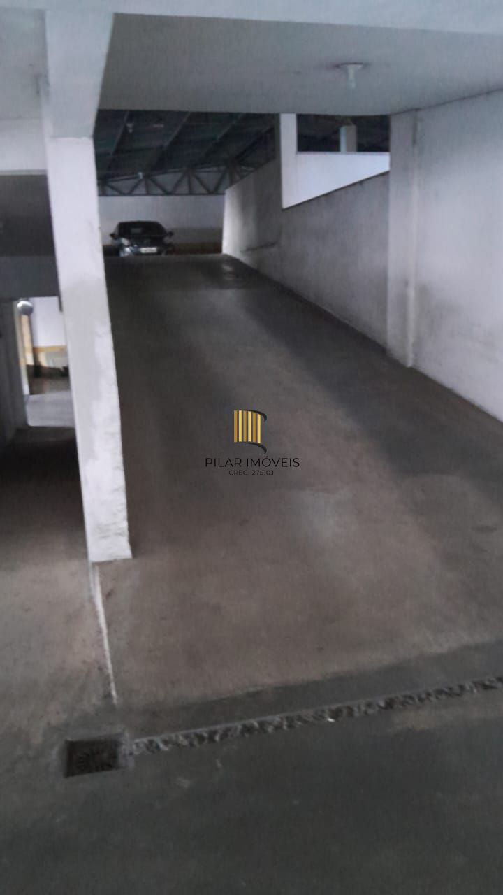 Box duplo, em prédio com Portaria 24 horas,rua Avaí,próximo Parque Farroupilha