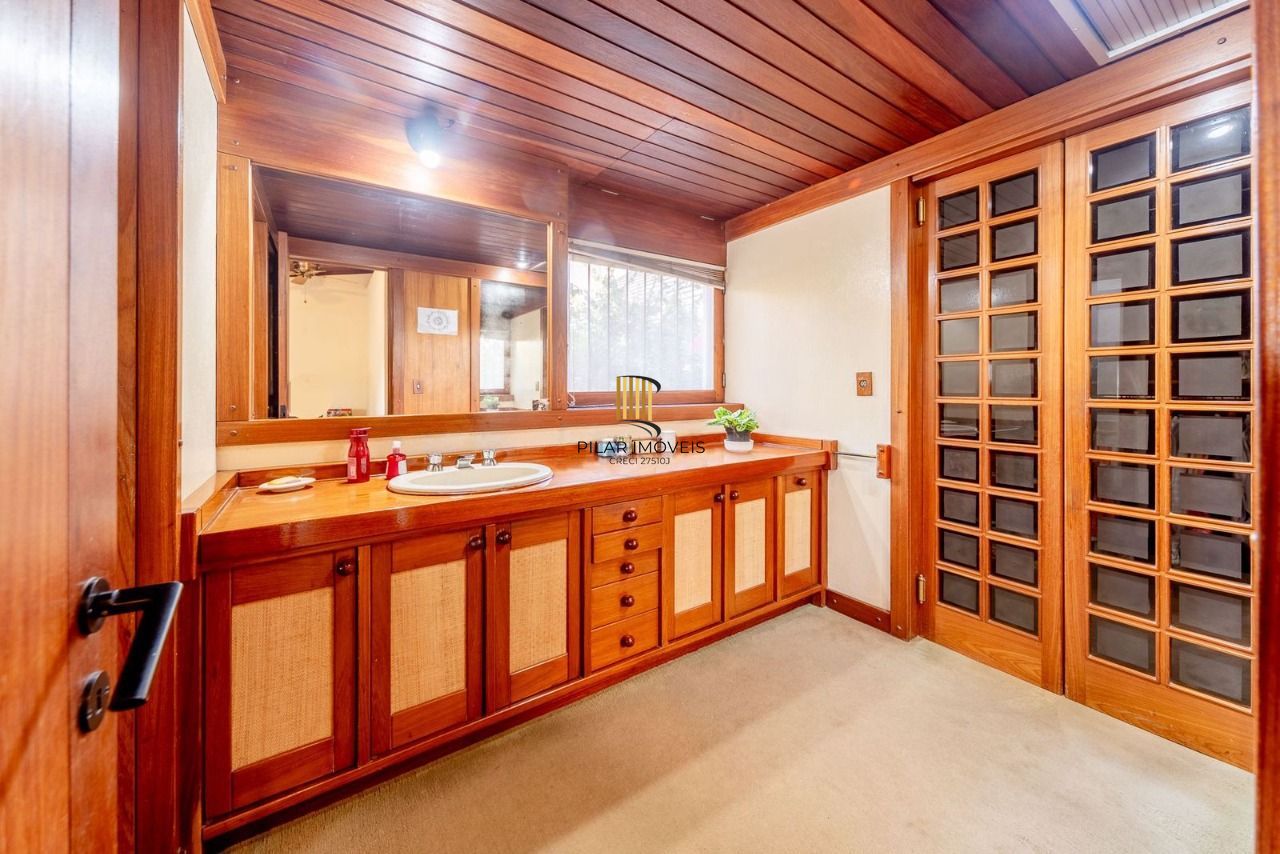 Casa 3 dormitórios no bairro Cavalhada