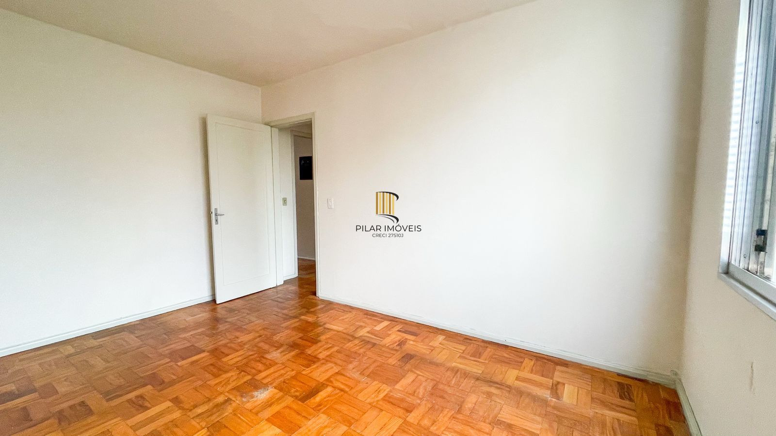 Localização e Oportunidade, apart. 2 Dorm. 2 Banh. Área de serv. Dep. ou outro quarto.