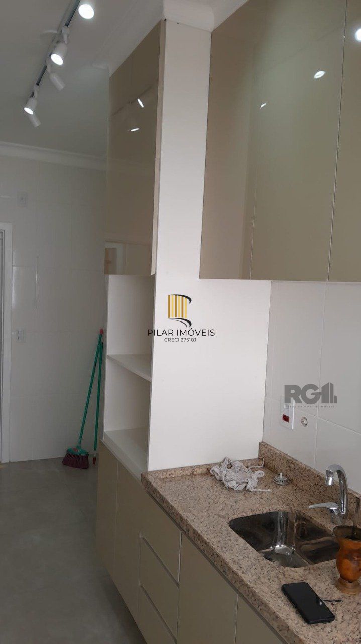 Apartamento 2 dormitórios no bairro Azenha