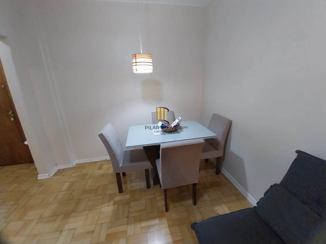 Oportunidade Excelente Apartamento 1D Mobiliado 2 piso com elevador Cidade Baixa.