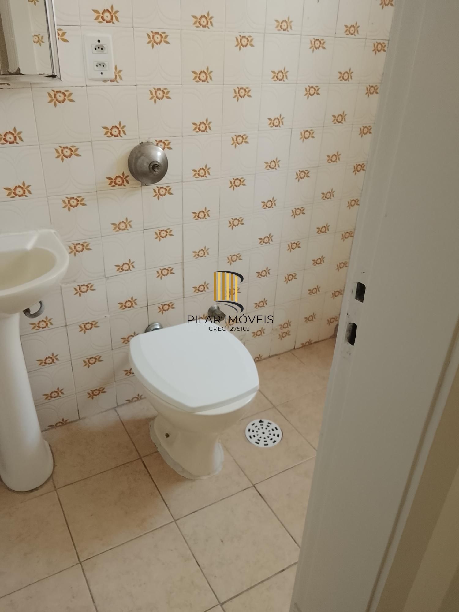 Excelente apto Lateral. 1D, sala, coz, área de serv. banh. Preço Atrativo!