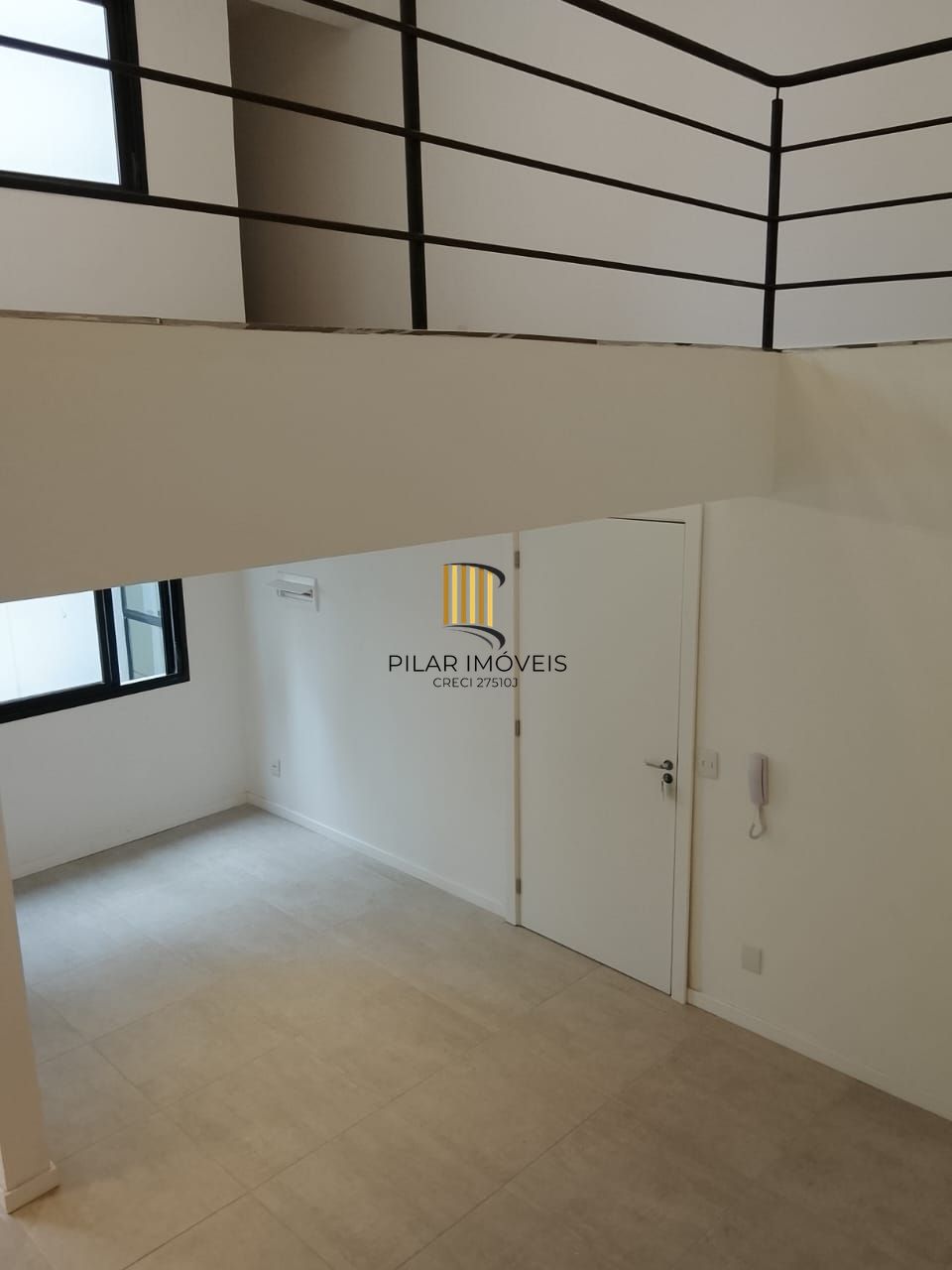 DUPLEX 1D NA CIDADE BAIXA MEZANINO COM CLOSET