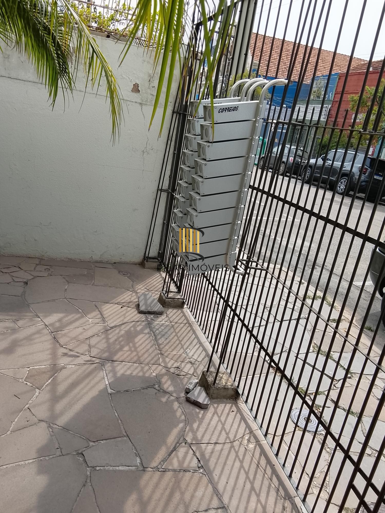 Excelente apto Lateral. 1D, sala, coz, área de serv. banh. Preço Atrativo!