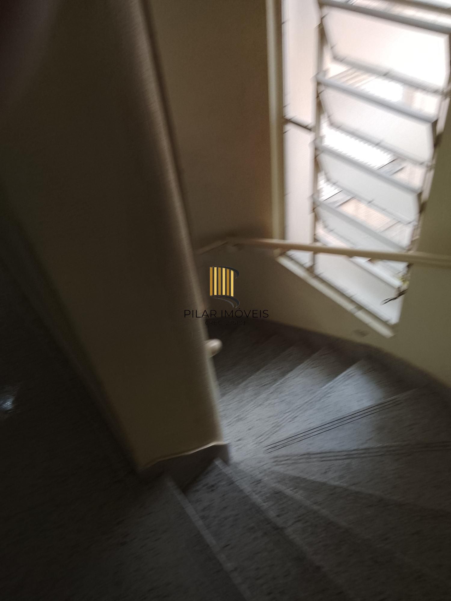 Excelente apto Lateral. 1D, sala, coz, área de serv. banh. Preço Atrativo!