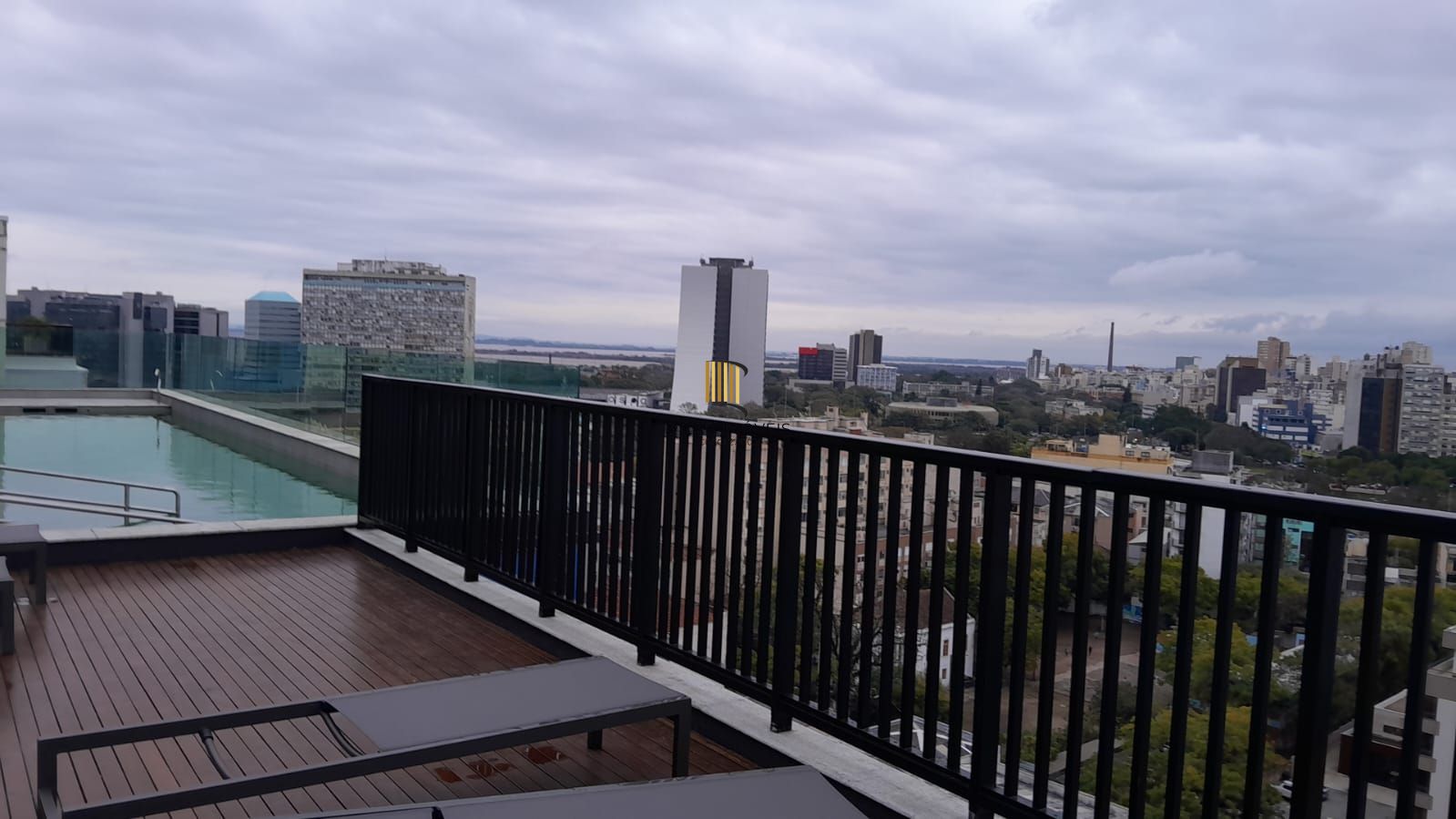 Apartamento novo,2 quartos,andar alto,box,na Cidade baixa e com Infra