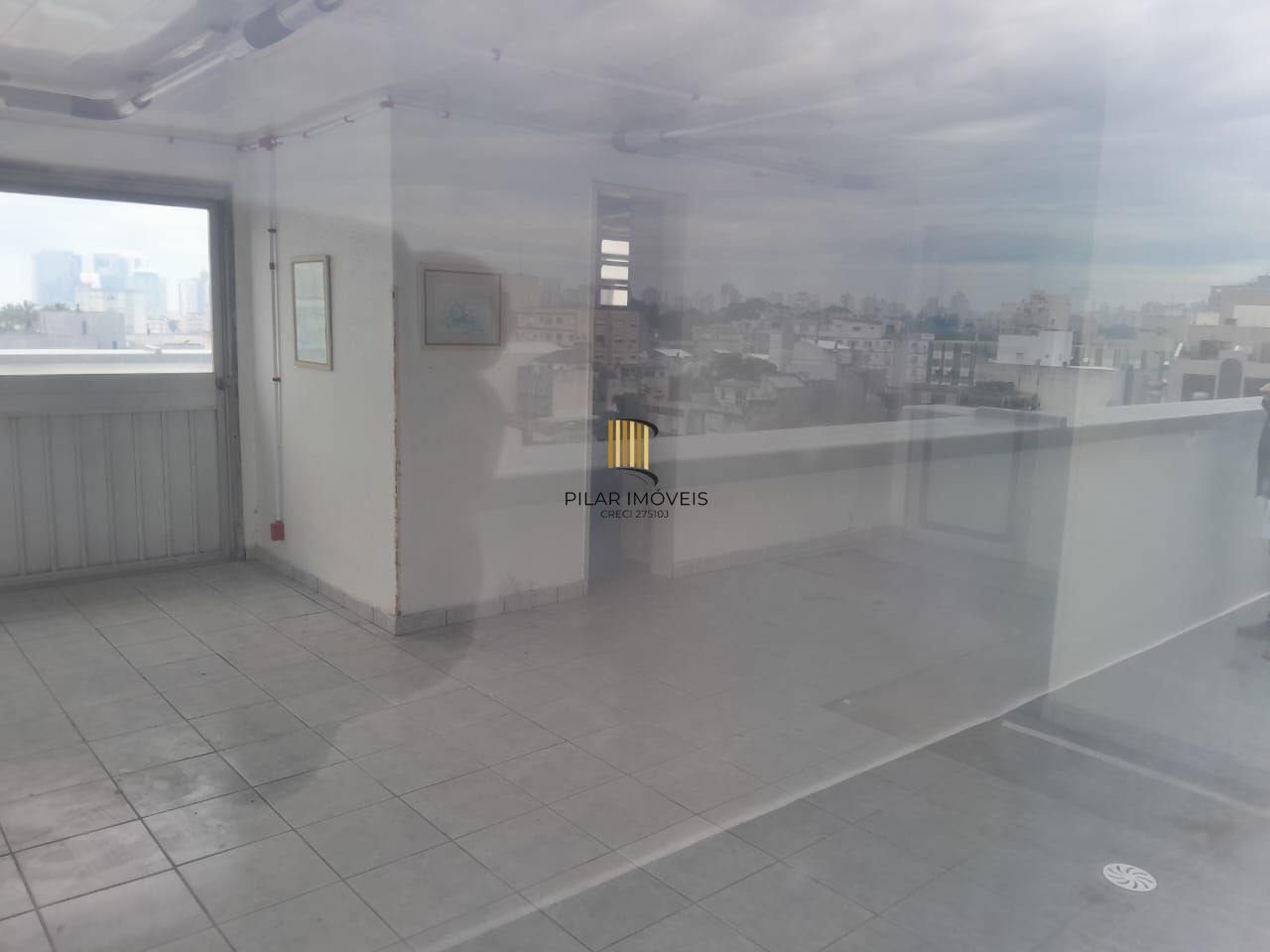 Ótimo apartamento,2 quartos, totalmente reformado, 2boxes escriturados