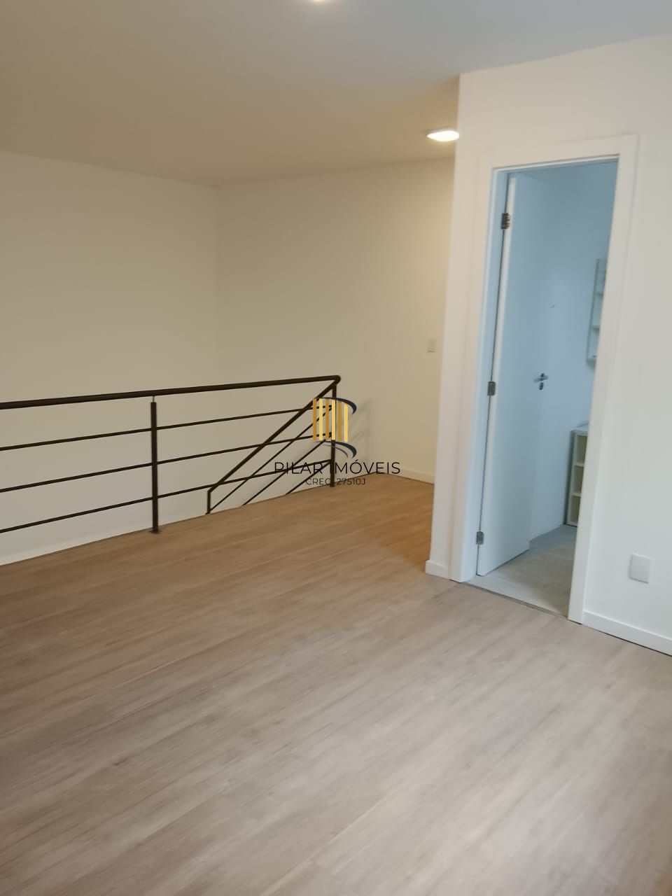 DUPLEX 1D NA CIDADE BAIXA MEZANINO COM CLOSET