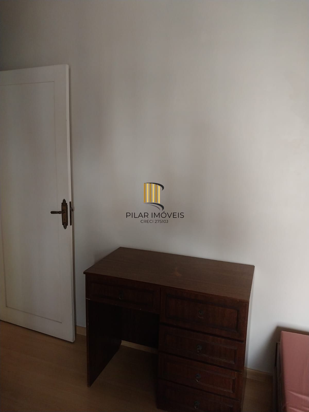 Oportunidade, excelente apartamento 3D, sacada, 2vc, Azenha/Cidade Baixa - P. Alegre
