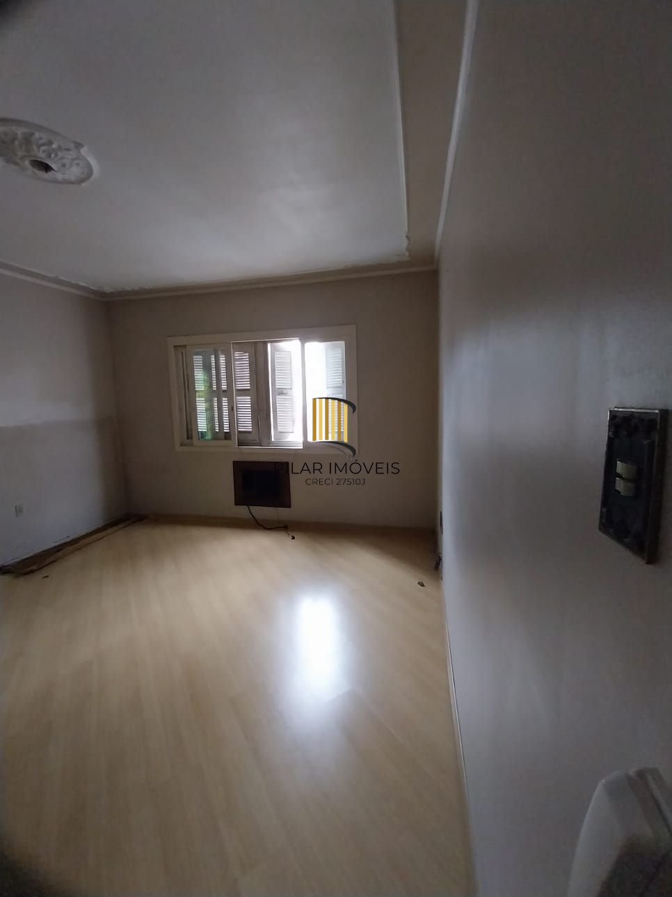 Oportunidade, excelente apartamento 3D, sacada, 2vc, Azenha/Cidade Baixa - P. Alegre