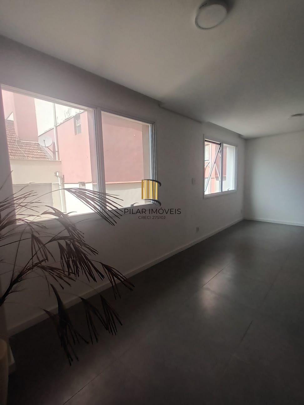 Studio, novo, desocupado, localizado no Bairro Cidade Baixa