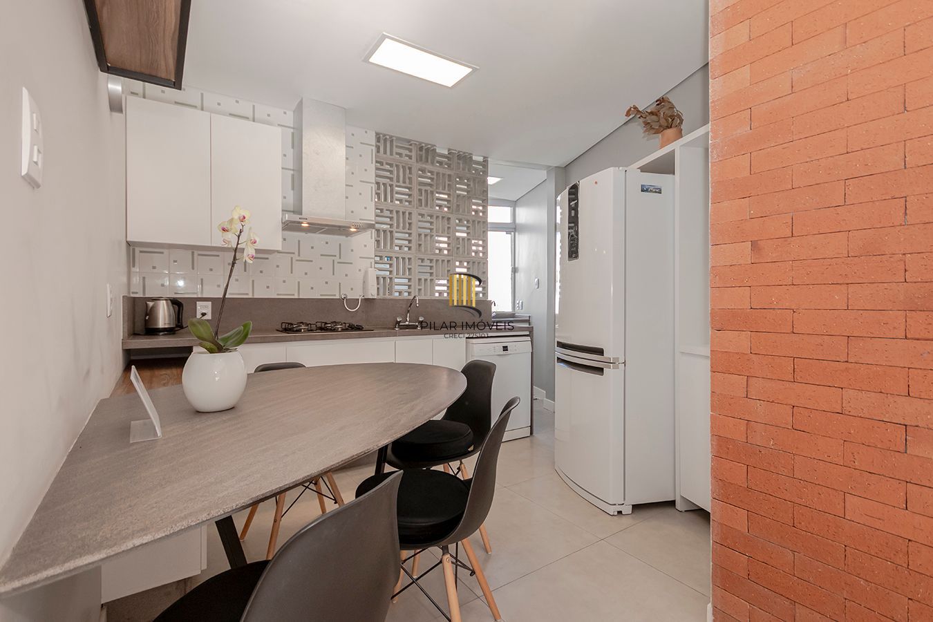 Apto 2dormitórios com 01suíte na Florencio Ygartua