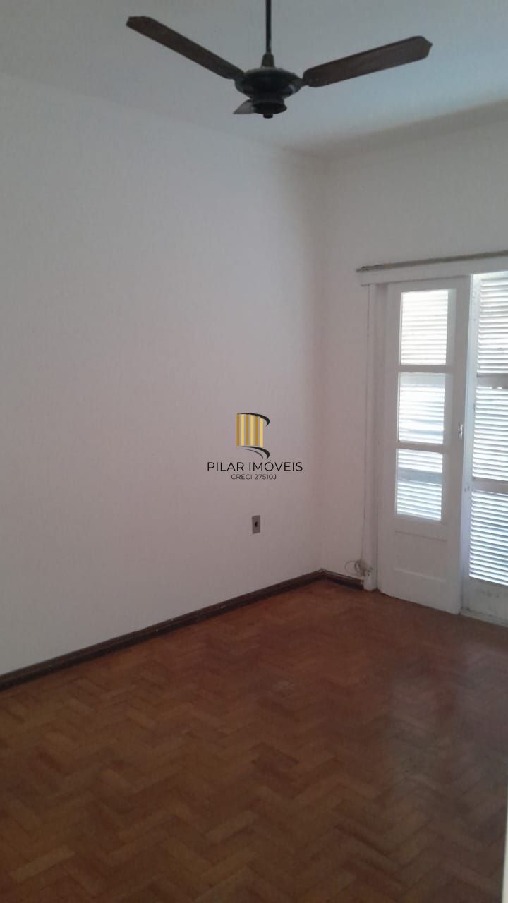 Amplo apartamento de frente de 2 quartos,com sacada,churrasqueira na cozinha