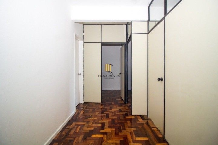 Oportunidade Sala Comercial Centro Frente andar Alto, Preço ATRATIVO.