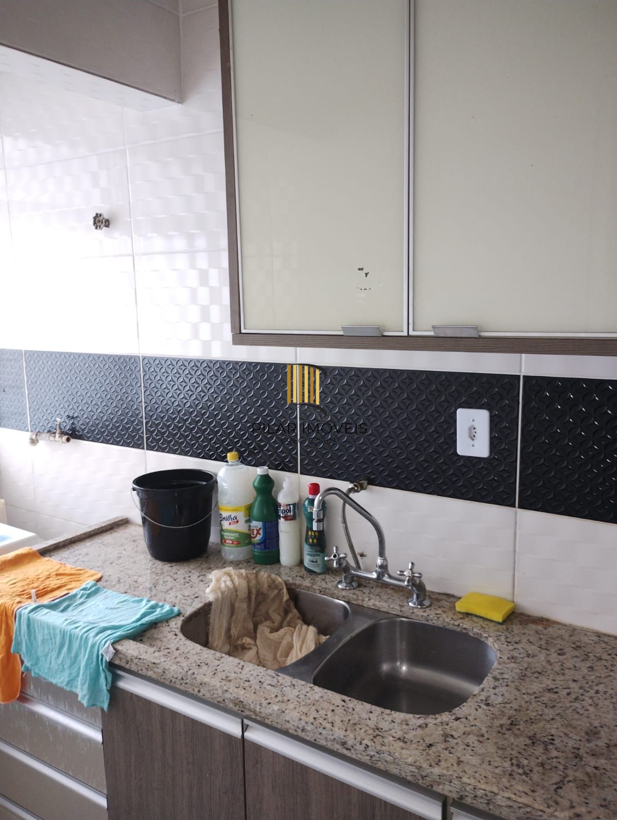 Compre 1 quarto, próximo Protásio Alves,com box rotativo