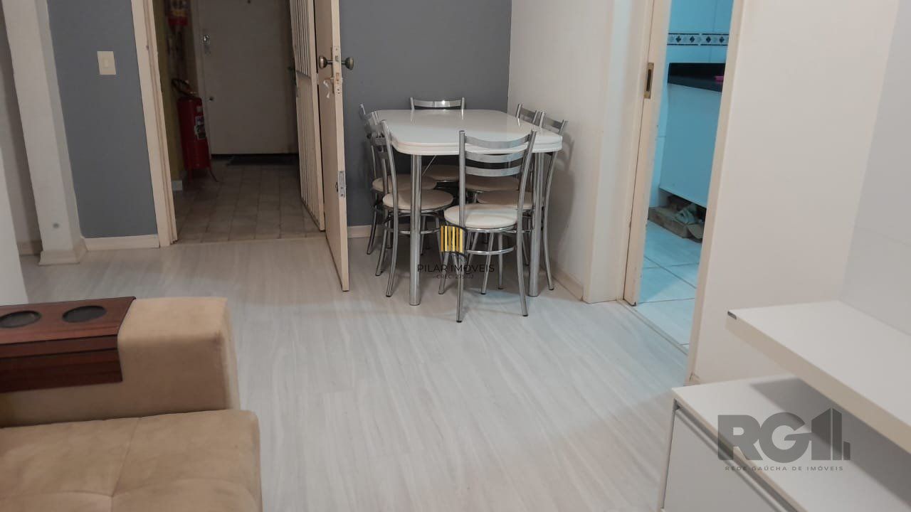 Apartamento 2 quartos,desocupado,silencioso, na Rua Lima e Silva