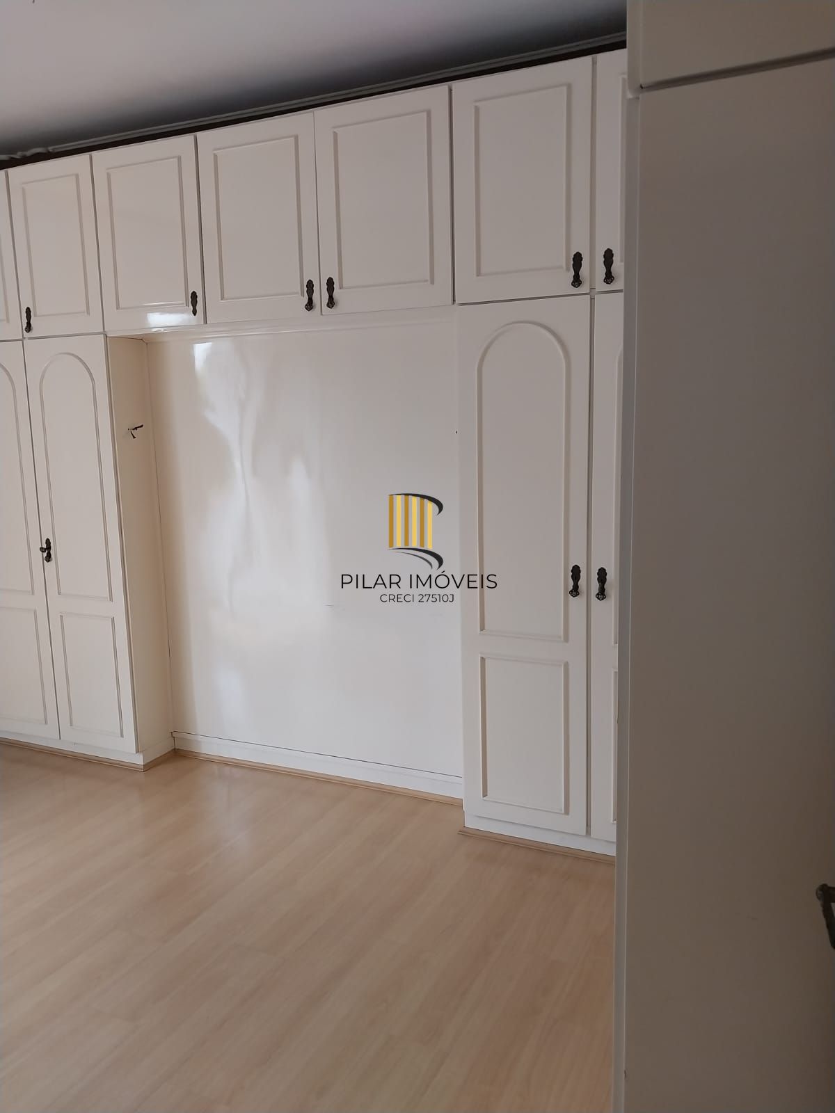 Oportunidade, excelente apartamento 3D, sacada, 2vc, Azenha/Cidade Baixa - P. Alegre