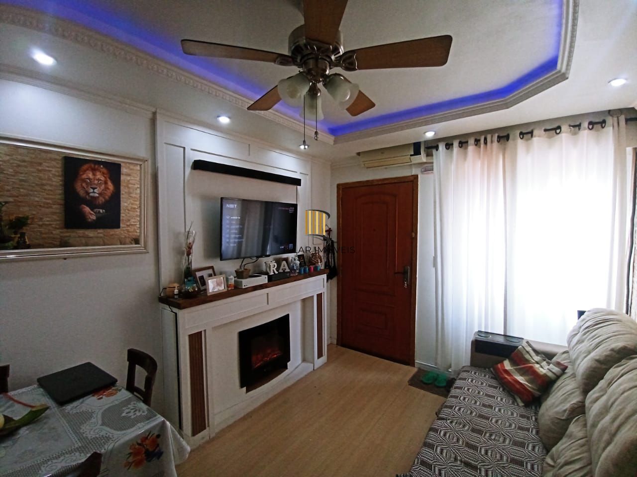 Apartamento com 2 Quartos,com box,no Bairro Humaitá
