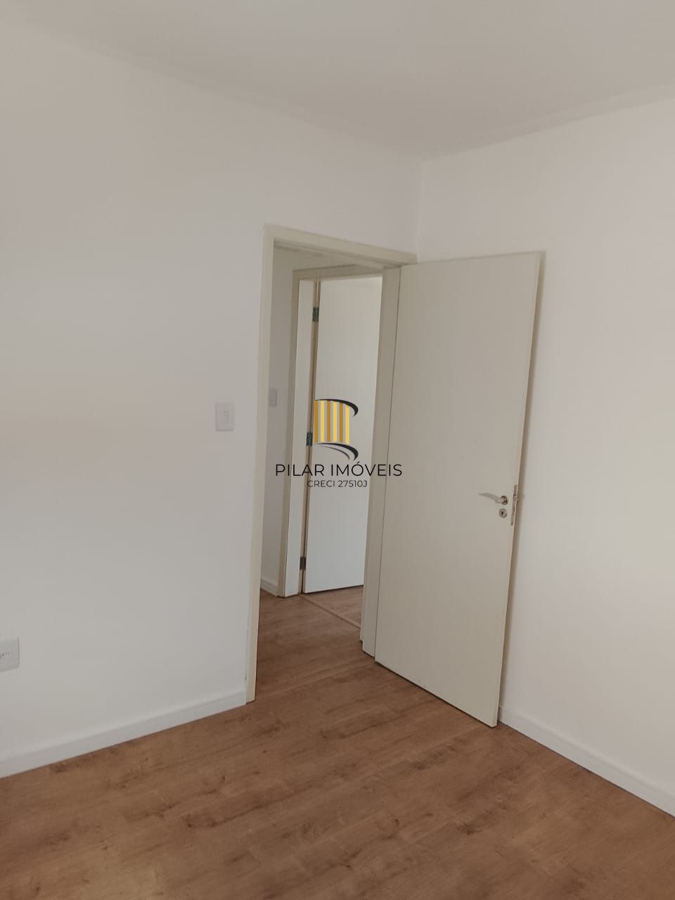 Excelente apto 2 dormitório recém reformado, vaga coberta e fechada - Vila Ipiranga