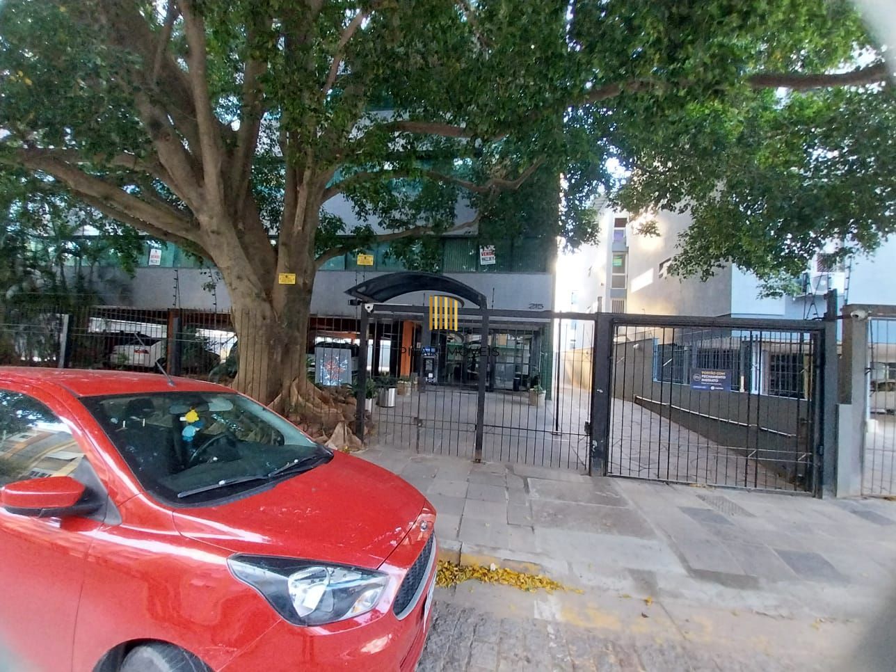 Excelente Conjunto Comercial com BOX, Zona dos Tribunais.