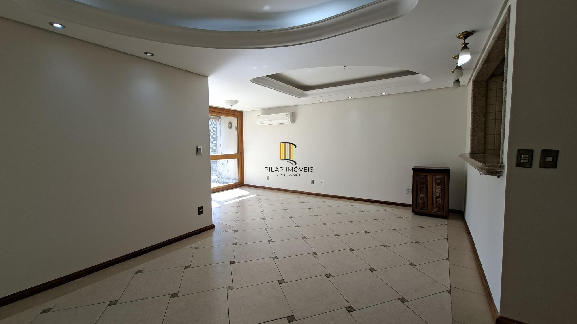 Apartamento com sacada e suite