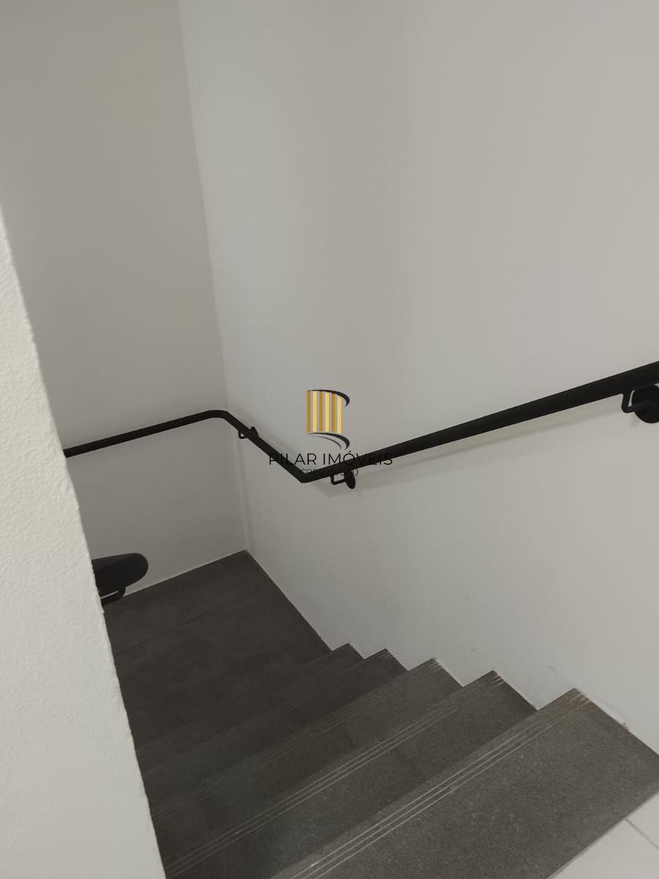 DUPLEX 1D NA CIDADE BAIXA MEZANINO COM CLOSET