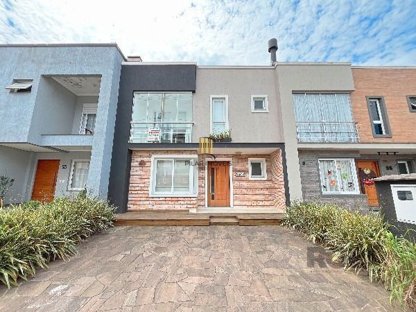 Casa Condominio em Porto Alegre, no bairro Hípica, com 3 dormitório(s), e 3 banheiros, à venda.
