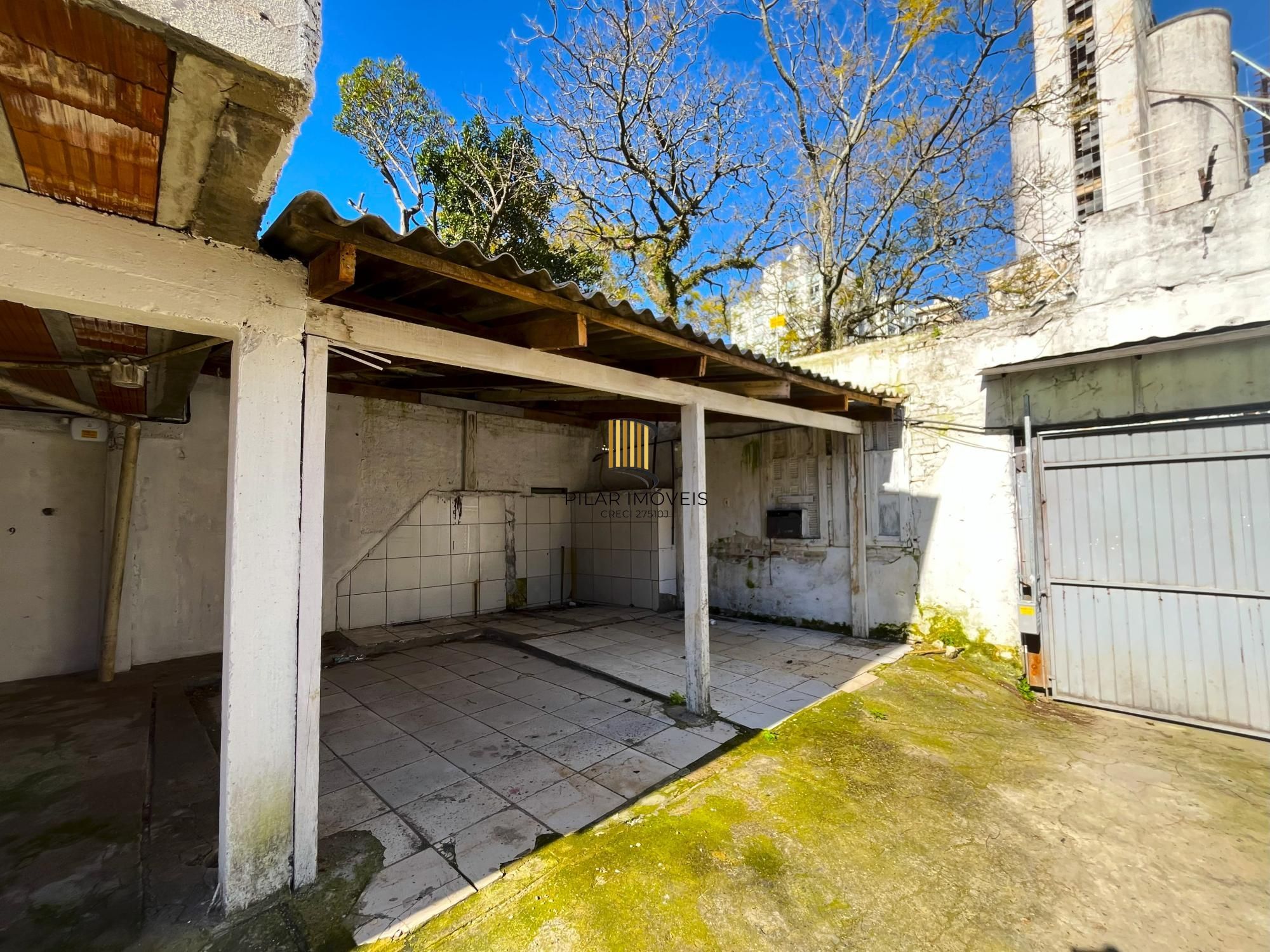 Ponto Comercial com Pátio para 14 Vagas em Local de Alto Fluxo