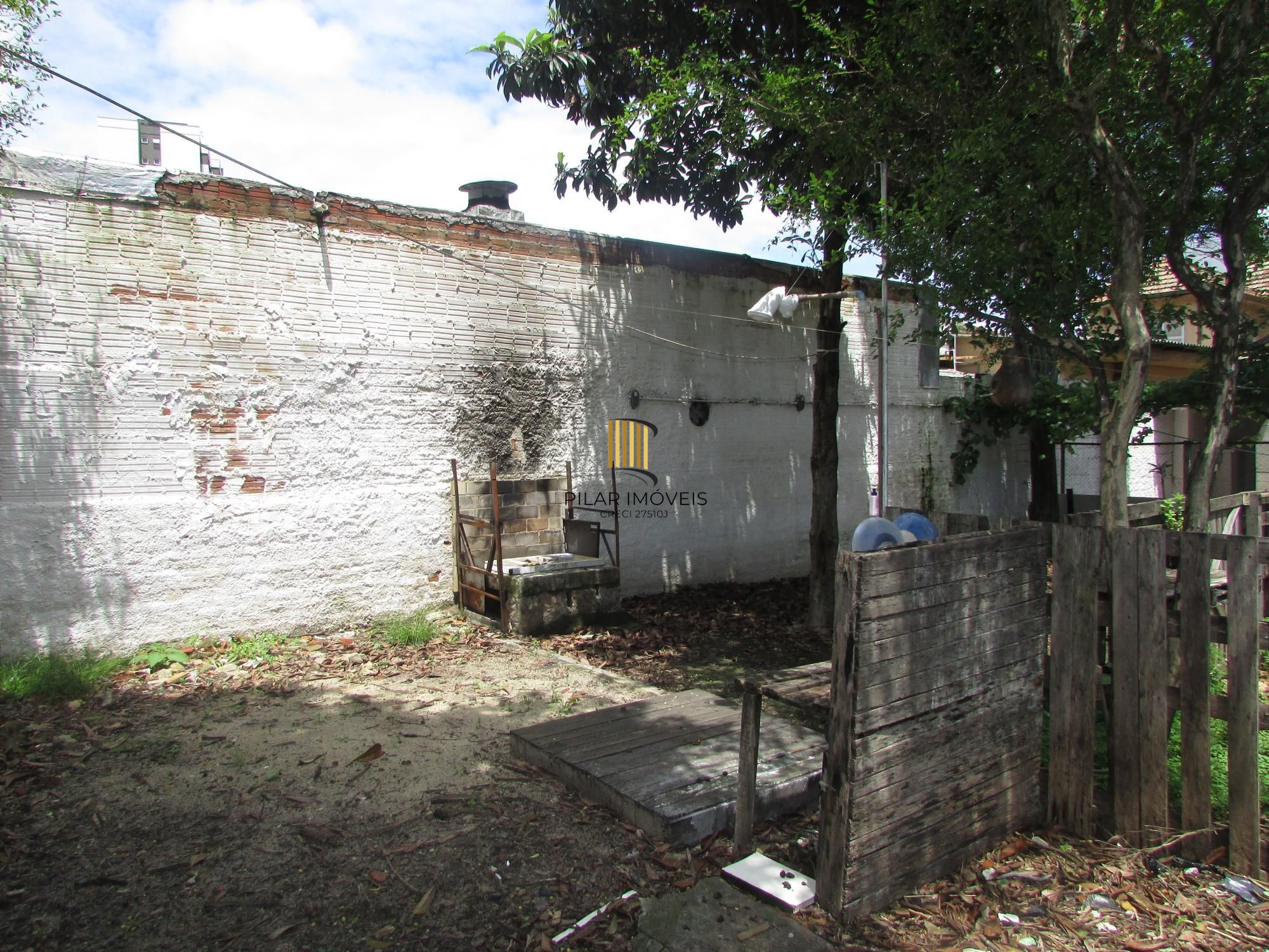 Casa 2 dormitórios no bairro São João